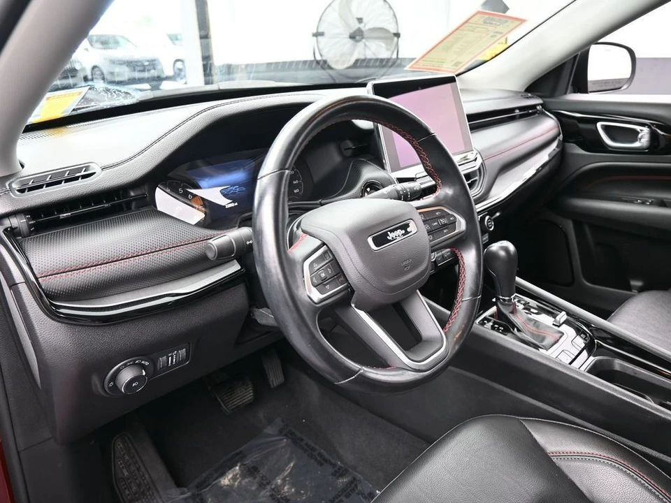 2022 Jeep Compass - Image 10 of 12