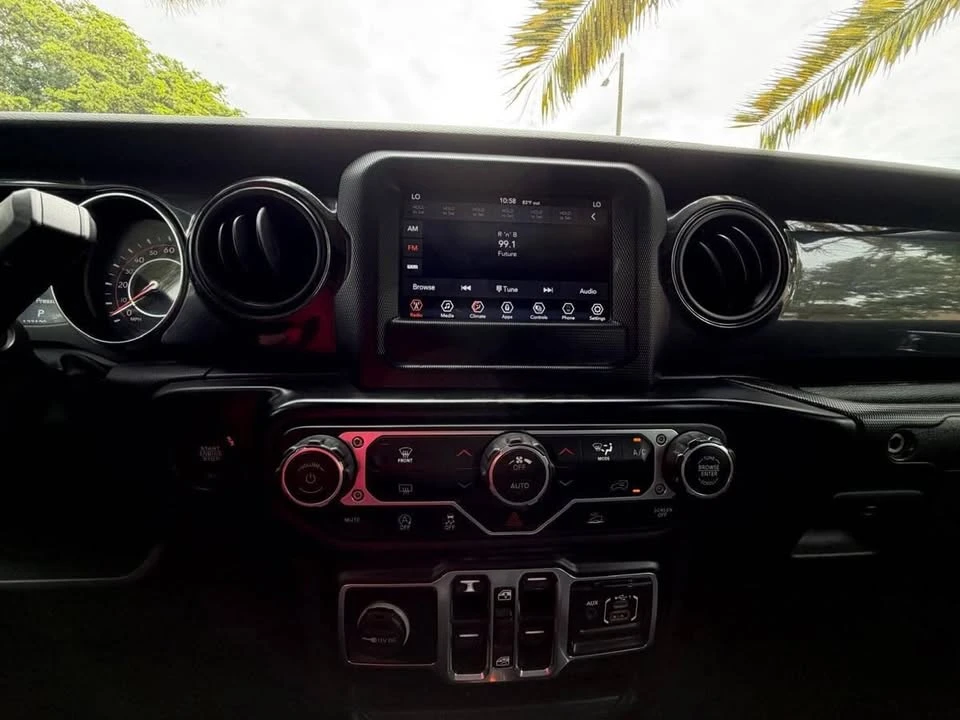 2022 Jeep JT Gladiator - Image 19 of 20