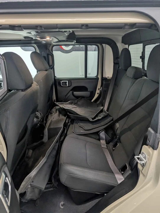 2022 Jeep JT Gladiator - Image 8 of 9