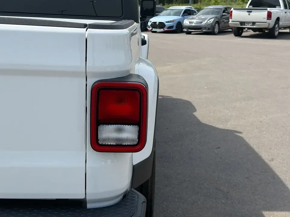 2022 Jeep JT Gladiator - Image 10 of 19