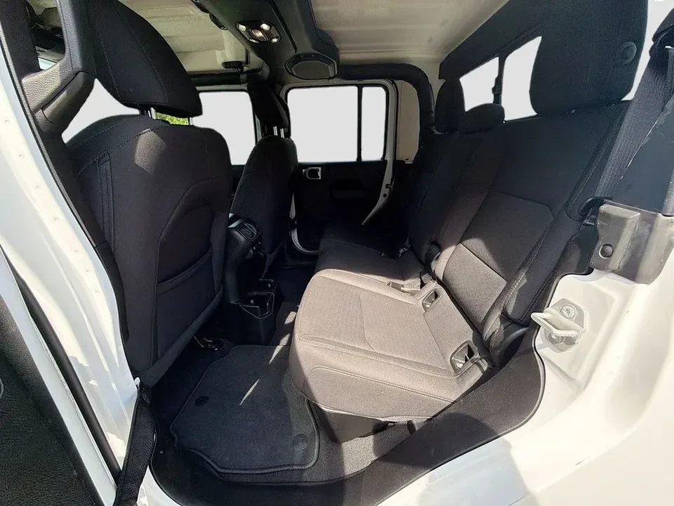 2022 Jeep JT Gladiator - Image 18 of 19