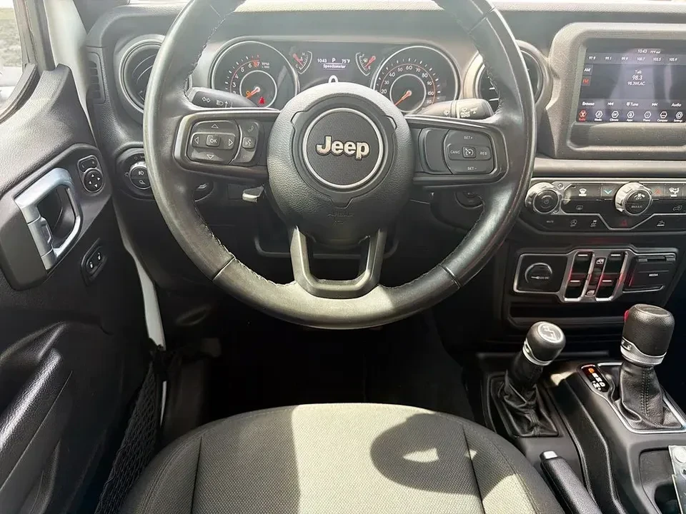 2022 Jeep JT Gladiator - Image 15 of 19