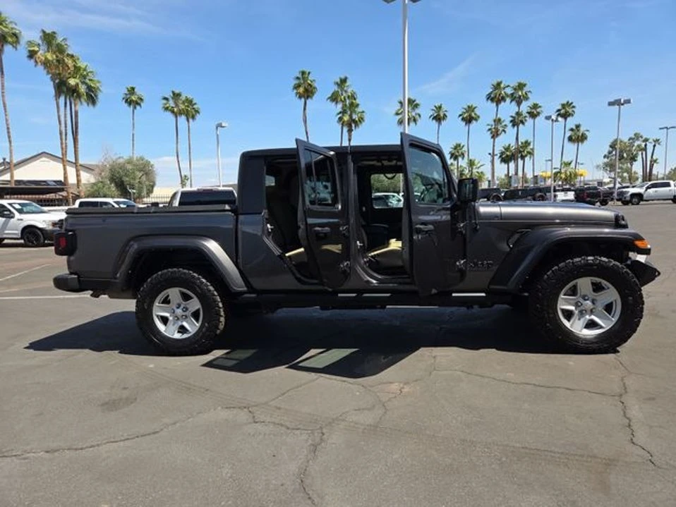 2022 Jeep JT Gladiator - Image 2 of 20