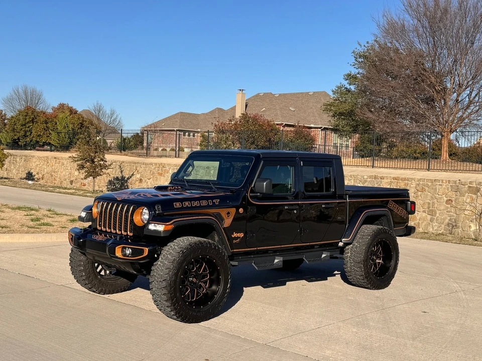 2022 Jeep JT Gladiator - Image 2 of 31
