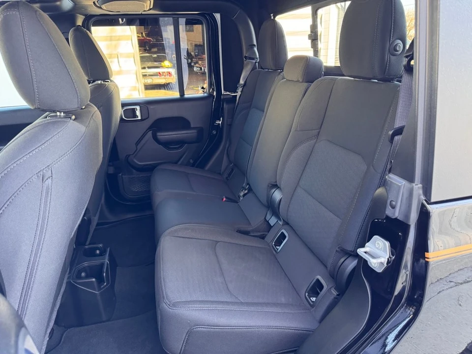 2022 Jeep JT Gladiator - Image 14 of 31