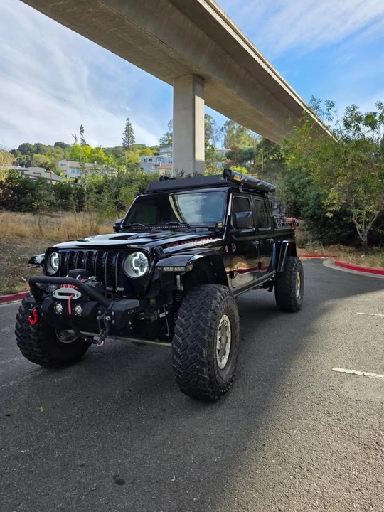 2022 Jeep JT Gladiator - Image 2 of 20