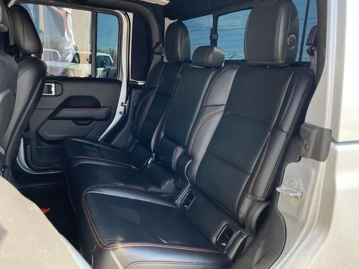 2022 Jeep JT Gladiator - Image 14 of 19