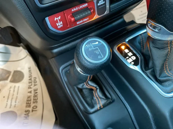 2022 Jeep JT Gladiator - Image 18 of 19