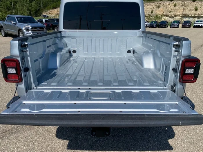 2022 Jeep JT Gladiator - Image 7 of 19