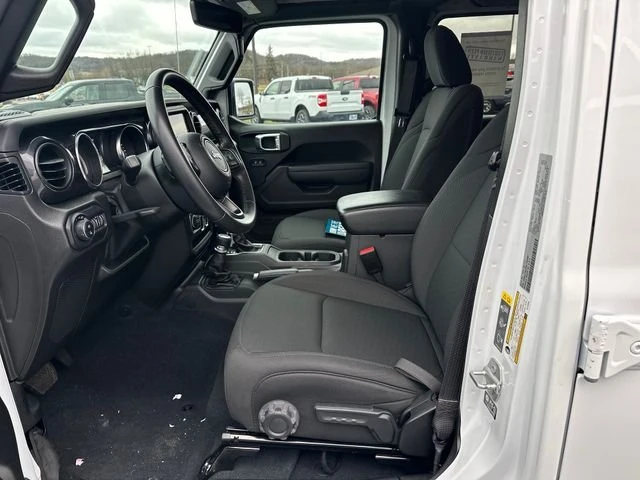2022 Jeep JT Gladiator - Image 17 of 18