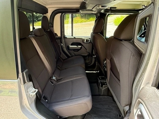 2022 Jeep JT Gladiator - Image 16 of 27