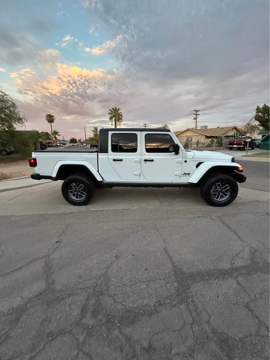 2022 Jeep JT Gladiator - Image 5 of 9