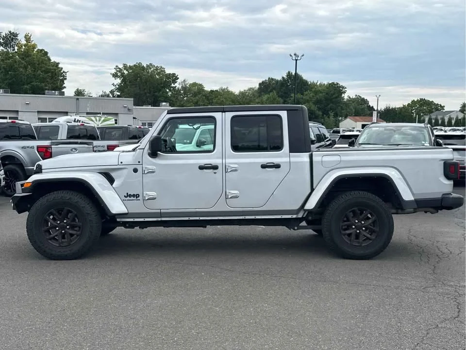 2022 Jeep JT Gladiator - Image 2 of 15