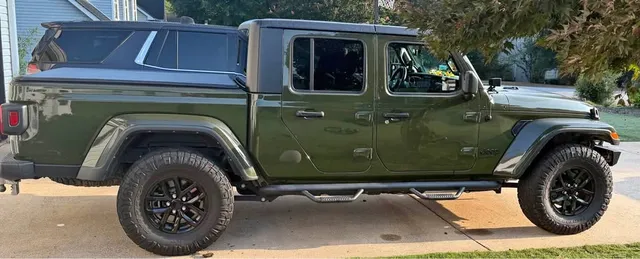 2022 Jeep Gladiator Altitude Pickup 4D 5 ft
