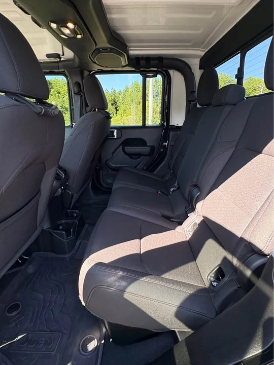 2022 Jeep JT Gladiator - Image 12 of 13