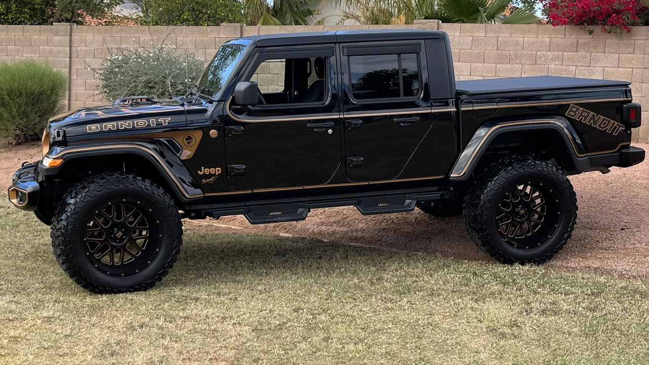 2022 Jeep JT Gladiator - Image 9 of 10