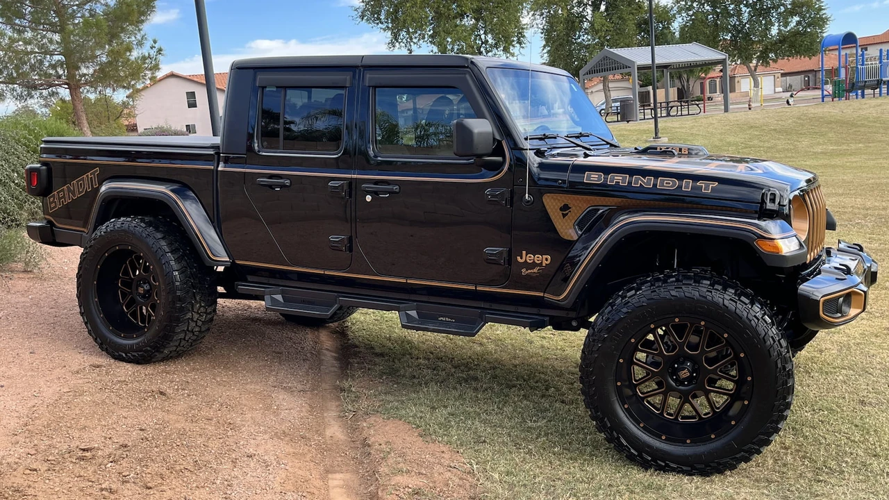 2022 Jeep JT Gladiator - Image 10 of 10