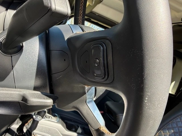 2022 Jeep JT Gladiator - Image 14 of 21