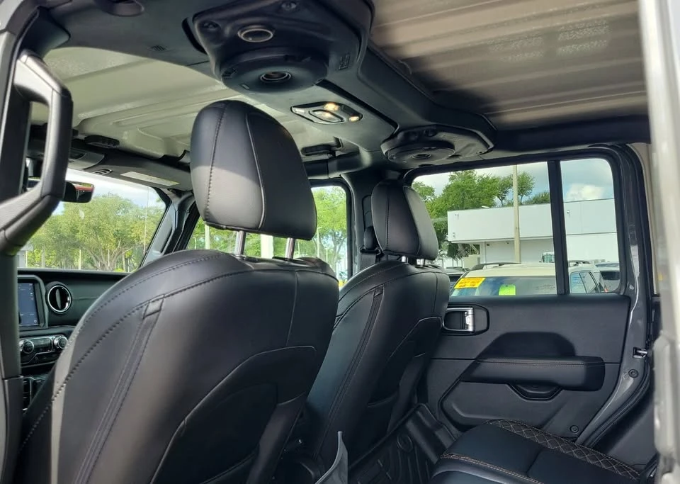 2022 Jeep JT Gladiator - Image 10 of 11