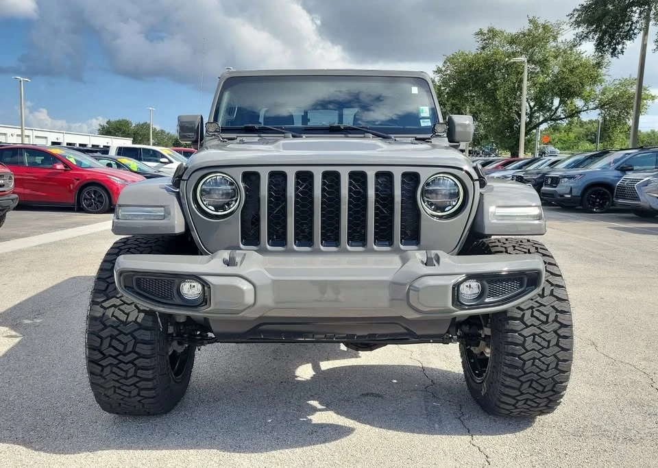 2022 Jeep JT Gladiator - Image 2 of 11