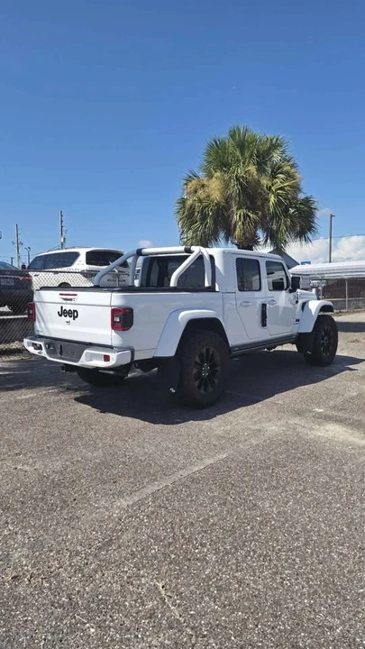 2022 Jeep JT Gladiator - Image 2 of 14