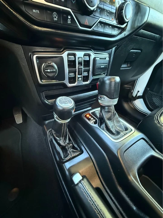 2022 Jeep JT Gladiator - Image 15 of 20