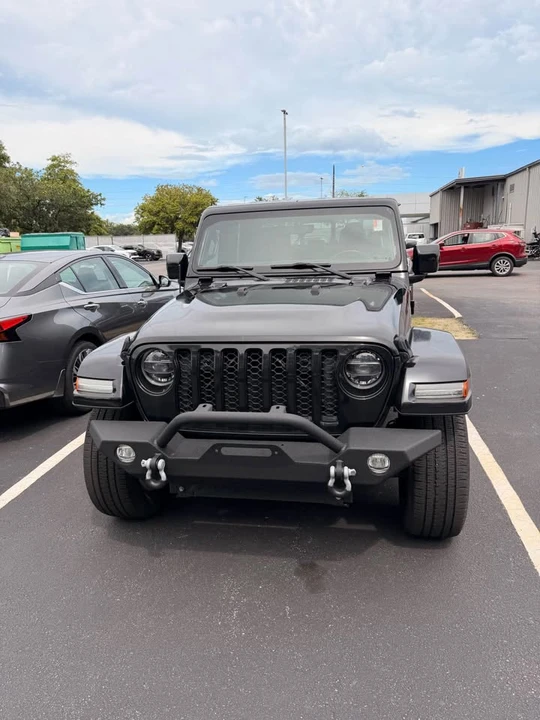 2022 Jeep JT Gladiator - Image 2 of 10