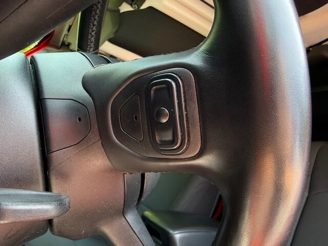 2022 Jeep JT Gladiator - Image 18 of 31