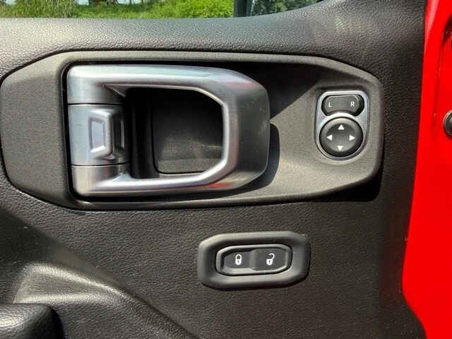 2022 Jeep JT Gladiator - Image 17 of 31