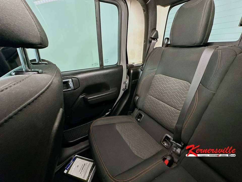 2022 Jeep JT Gladiator - Image 12 of 24