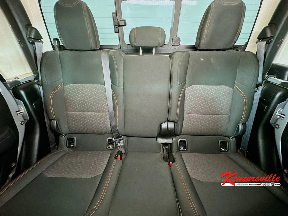 2022 Jeep JT Gladiator - Image 13 of 24