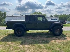 2022 Jeep JT Gladiator - Image 2 of 9
