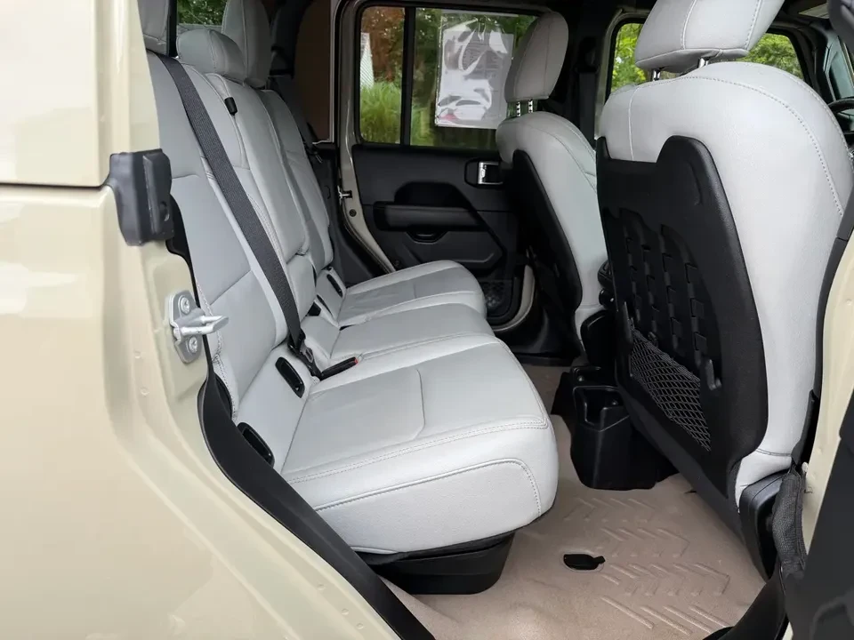2022 Jeep JT Gladiator - Image 2 of 2