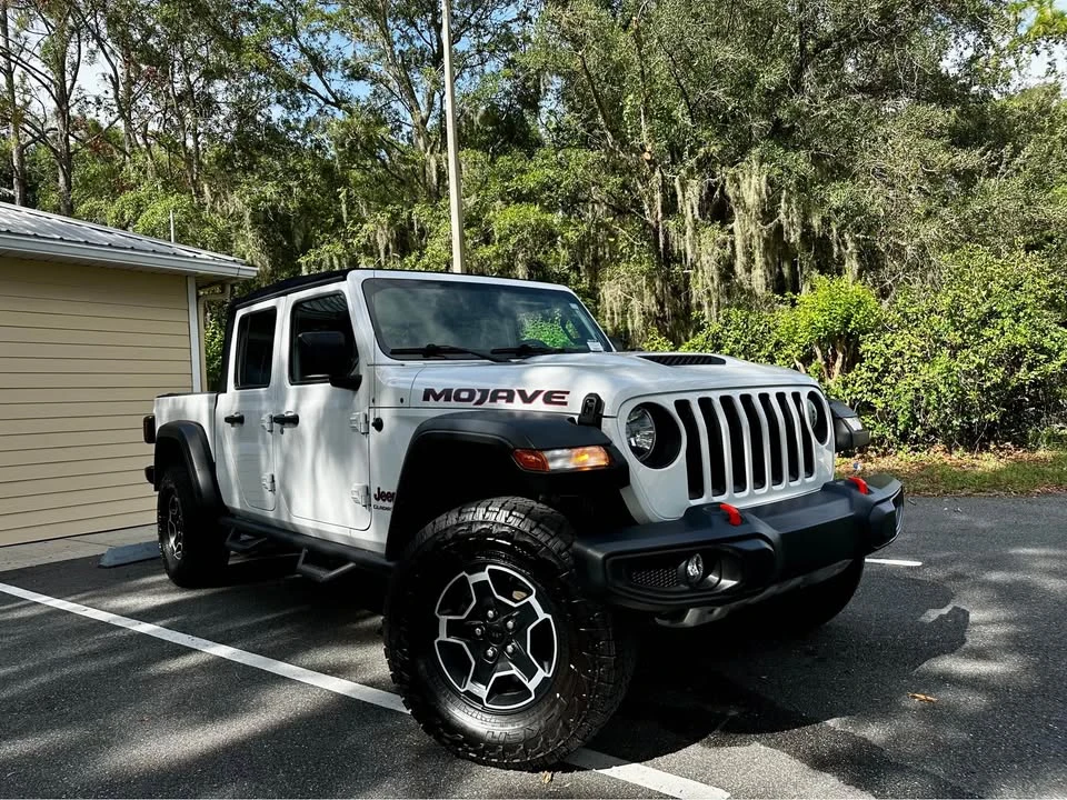 2022 Jeep JT Gladiator - Image 2 of 18