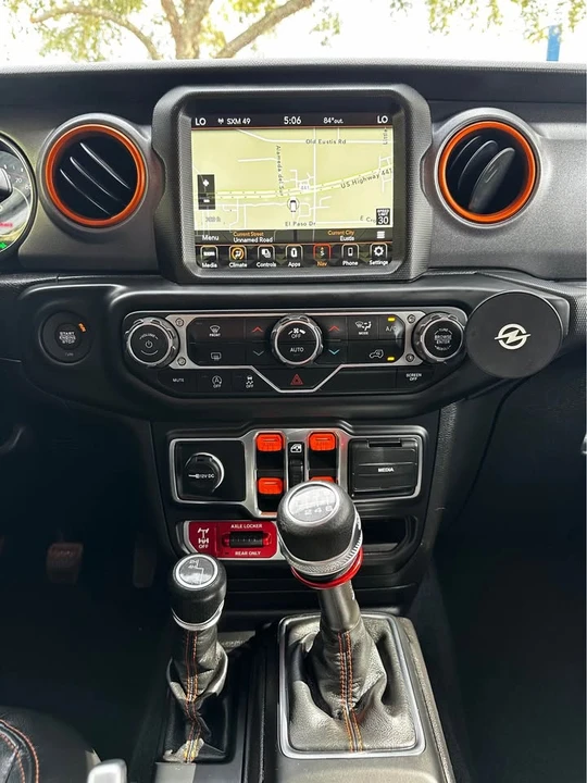 2022 Jeep JT Gladiator - Image 15 of 18