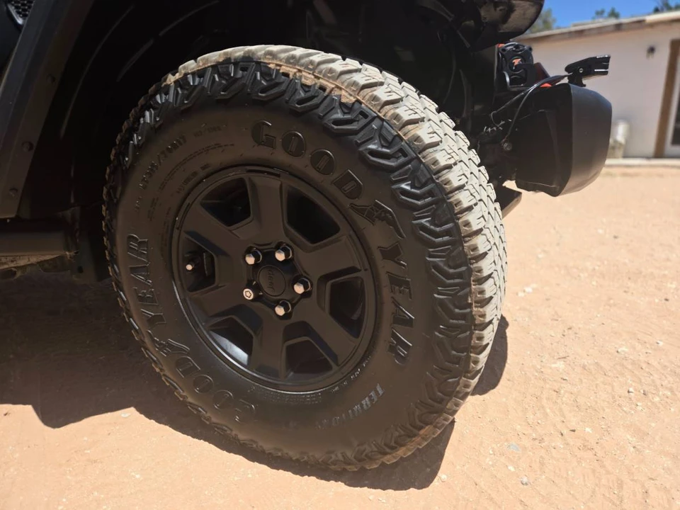 2022 Jeep JT Gladiator - Image 2 of 8
