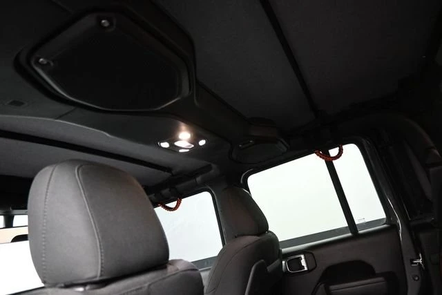 2022 Jeep JT Gladiator - Image 19 of 20