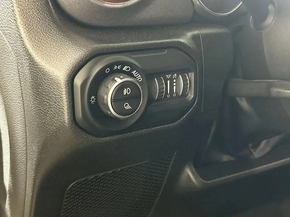 2022 Jeep JT Gladiator - Image 10 of 15