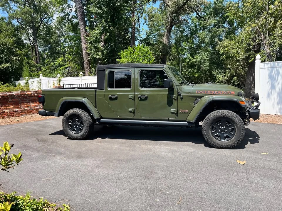 2022 Jeep JT Gladiator - Image 2 of 11