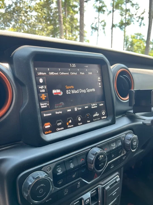 2022 Jeep JT Gladiator - Image 8 of 11