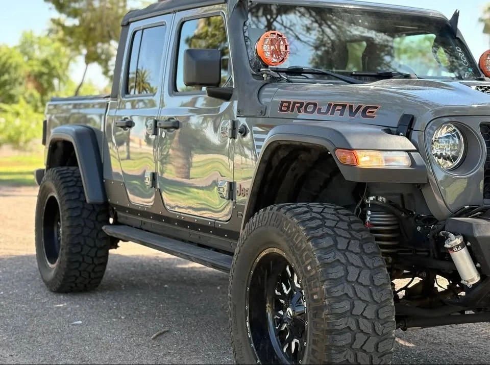 2022 Jeep JT Gladiator - Image 2 of 16