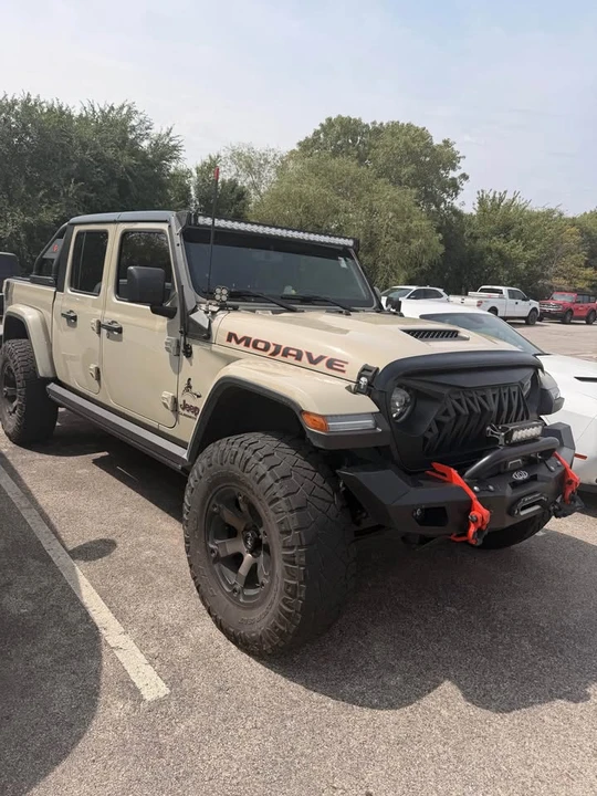 2022 Jeep JT Gladiator - Image 2 of 6