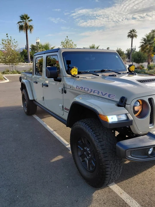 2022 Jeep JT Gladiator - Image 2 of 14