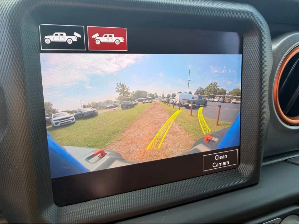 2022 Jeep JT Gladiator - Image 17 of 18