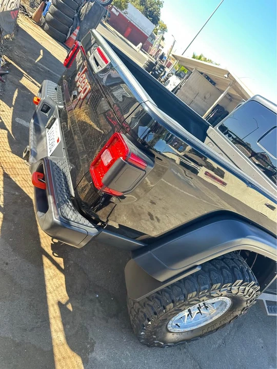 2022 Jeep JT Gladiator - Image 19 of 19