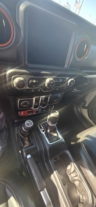 2022 Jeep JT Gladiator - Image 2 of 10