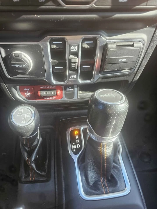 2022 Jeep JT Gladiator - Image 13 of 17