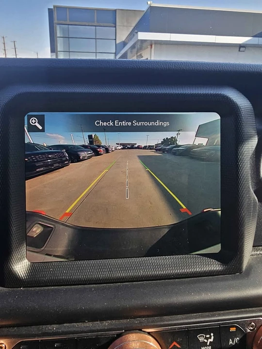 2022 Jeep JT Gladiator - Image 16 of 17
