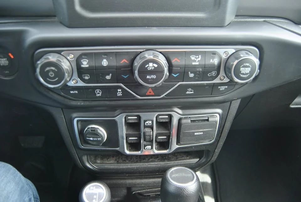 2022 Jeep JT Gladiator - Image 18 of 19