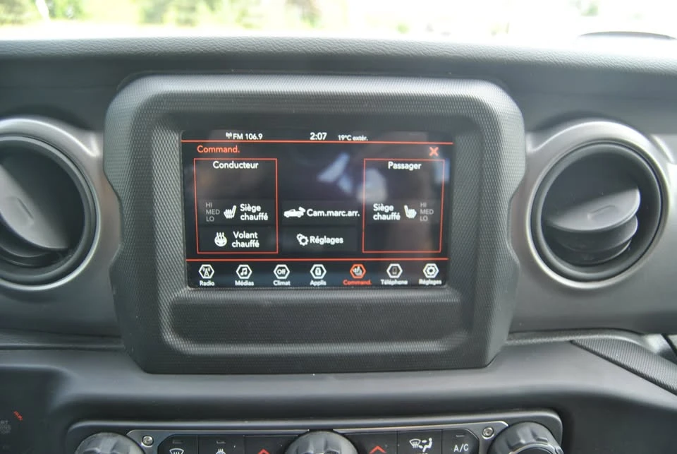 2022 Jeep JT Gladiator - Image 17 of 19